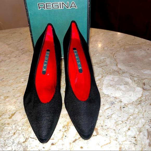Vintage Shoes - Vintage Regina 80s Black Leather Lined Almond Toe Heels. Size 8.5 Narrow